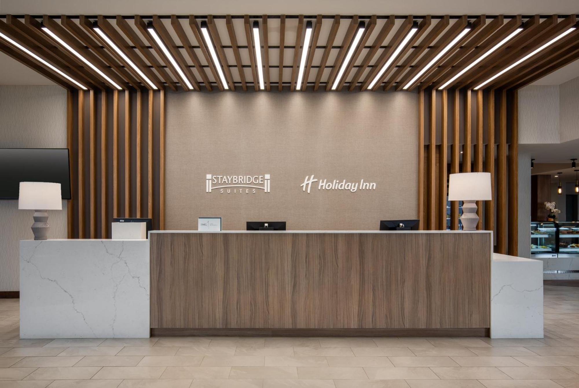 Holiday Inn Hotel & Suites St.Catharines-Niagara By Ihg Sainte-Catherine Exterior foto